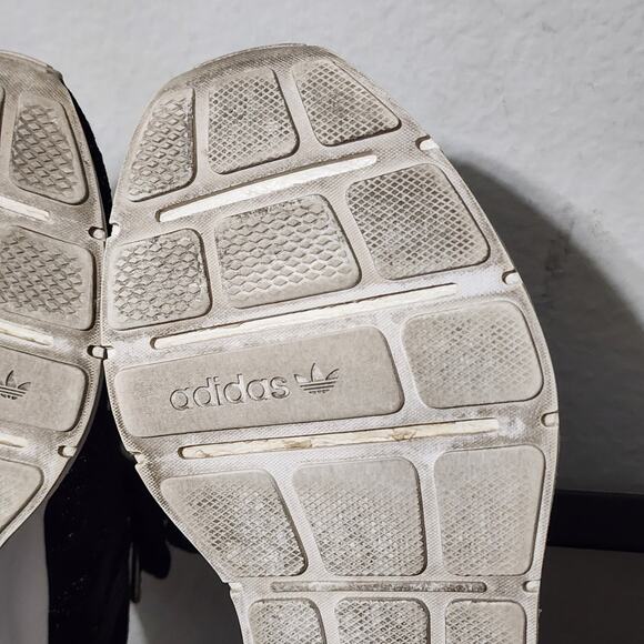 Adidas Swift Run Women's Athletic Running Shoes Sneakers Size 10.5 Core Black - Picture 7 of 9